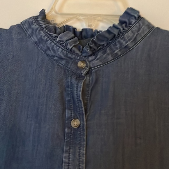 Time & Tru Denim Shirt - Picture 2 of 6